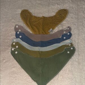 Cooper Pearl & Yoofoss Bib Set